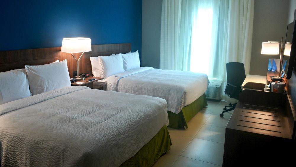 Fairfield Inn & Suites By Marriott 코아트사코알코스 외부 사진