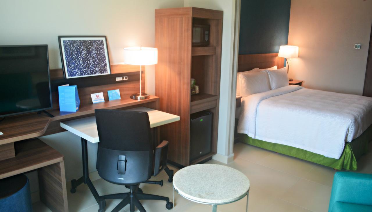 Fairfield Inn & Suites By Marriott 코아트사코알코스 외부 사진