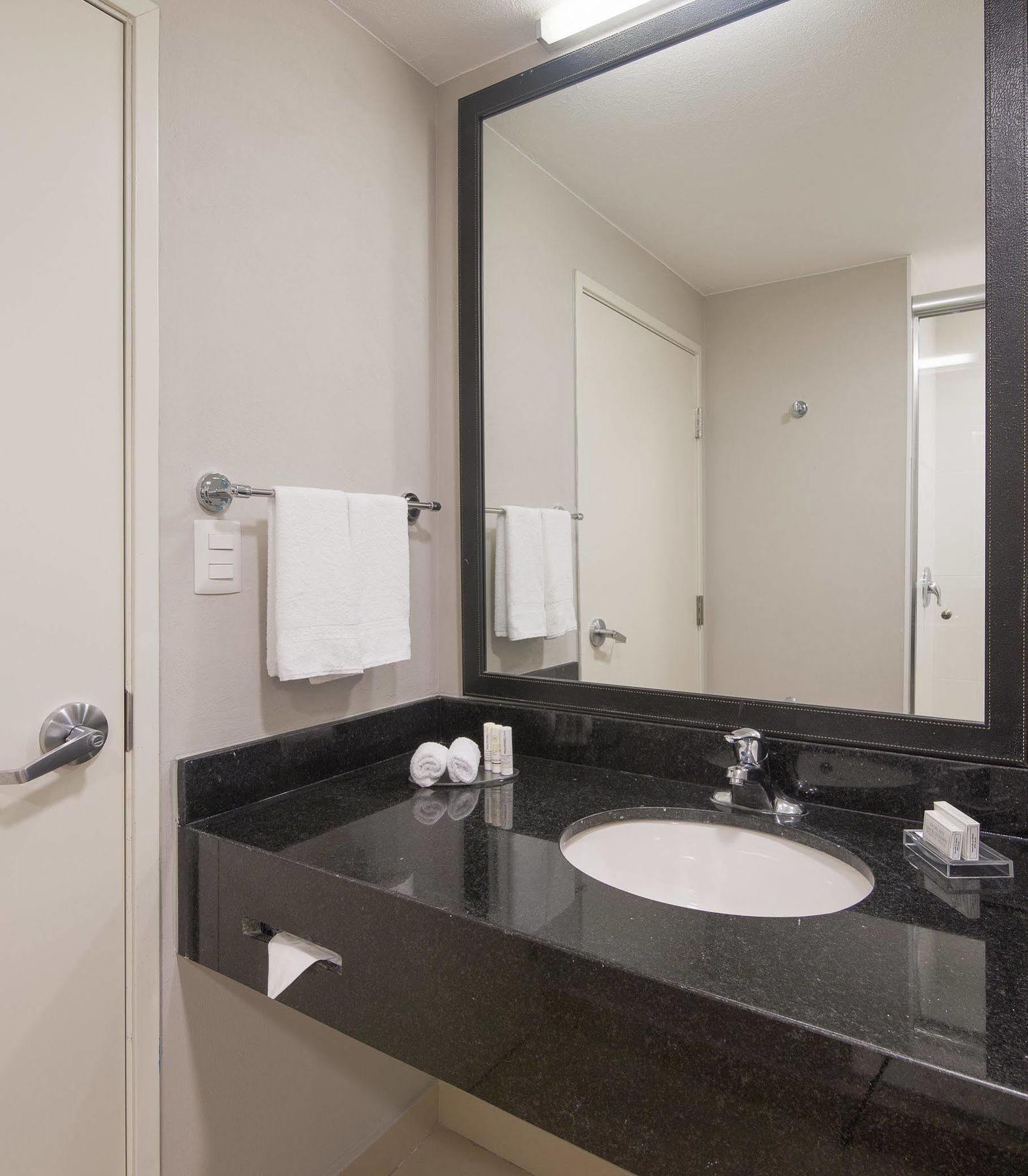 Fairfield Inn & Suites By Marriott 코아트사코알코스 외부 사진